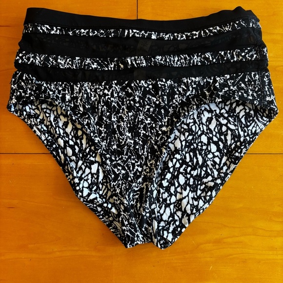 Lululemon 6 title flow full bottom black white bathing suit bikini bottom - Picture 2 of 10